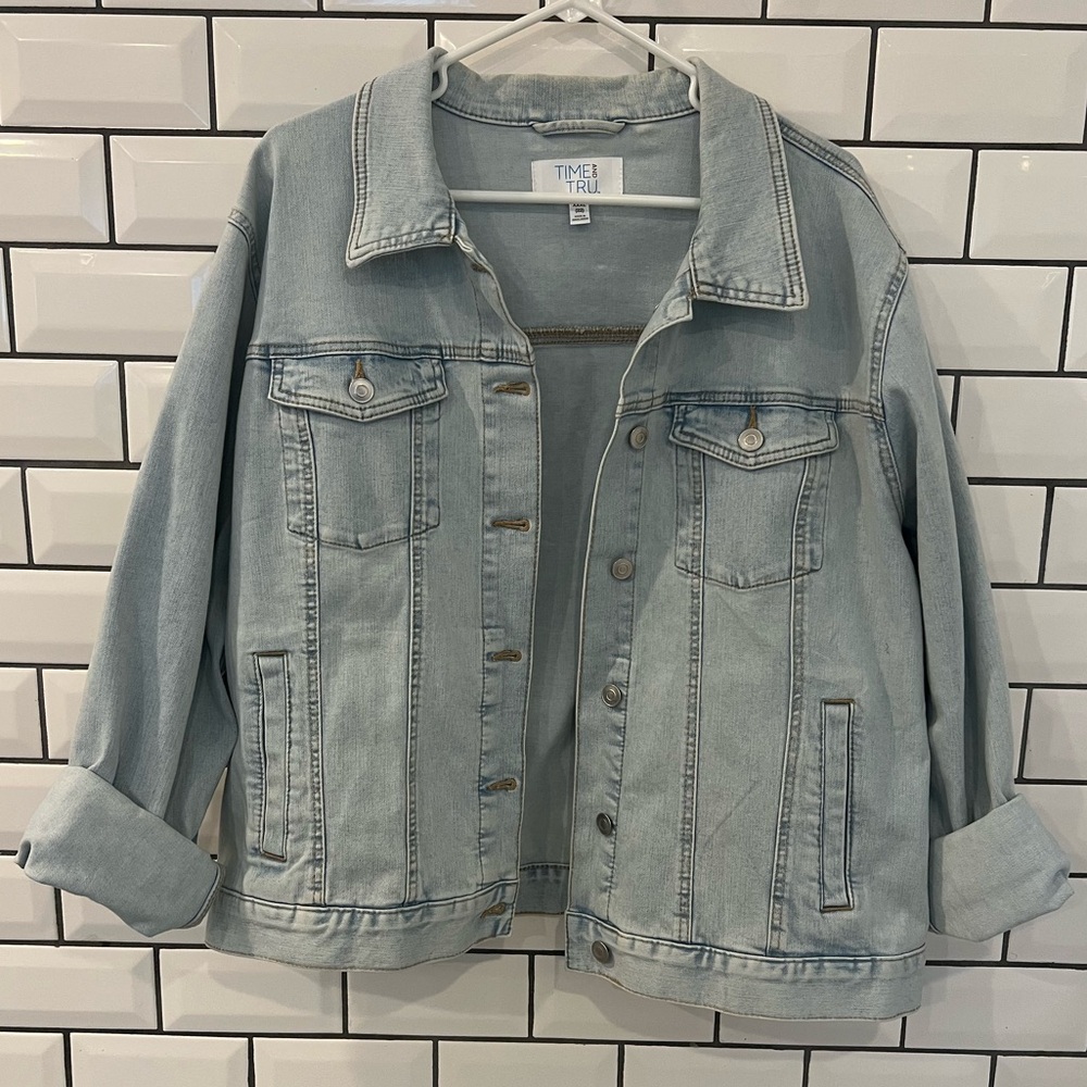 Time and Tru Light Wash Denim Jacket